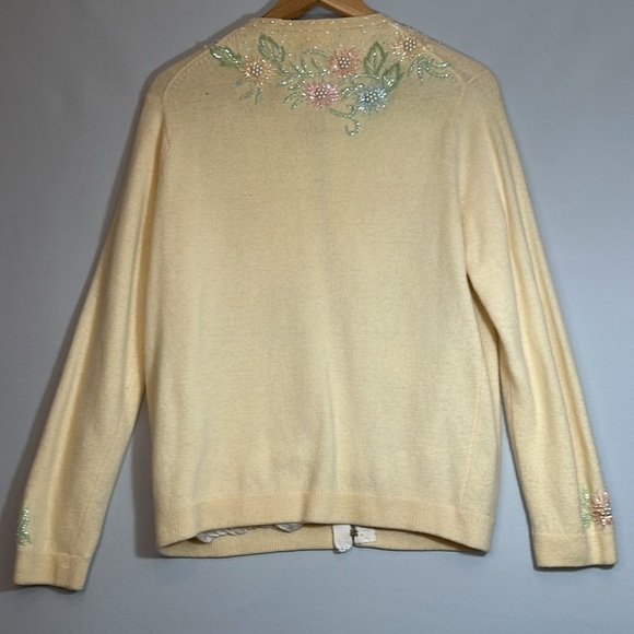 Vintage 1960’s Women’s Size L Angora Wool Beaded Floral Sweater Cardigan Lined - Picture 2 of 16